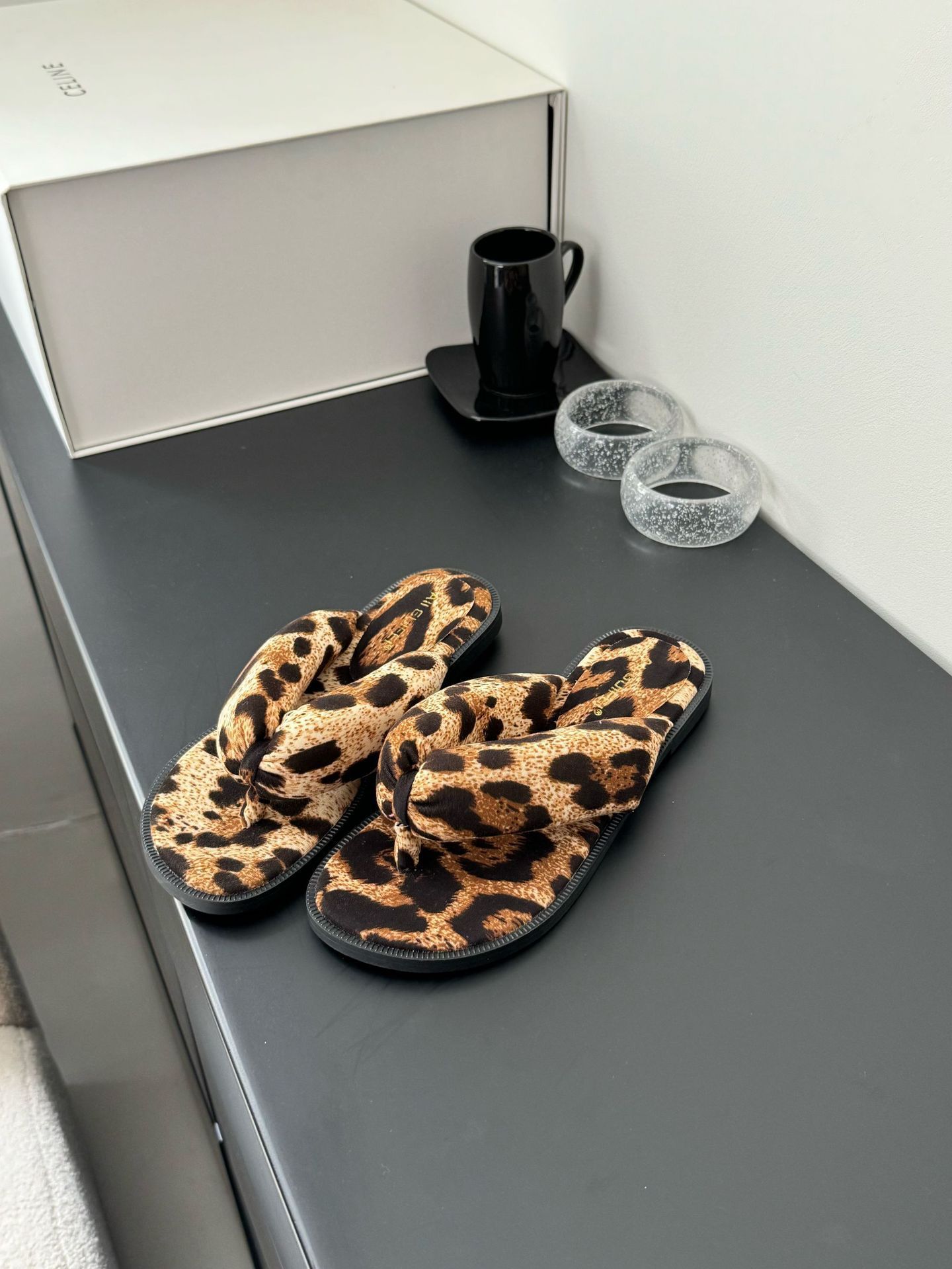 

Flat-bottomed French flip-flops shoes for women s shoes, new in autumn 2025 40 цветной печати леопарда