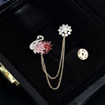 French Retro Elegant Swan Fringed Corsage Luxury Temperament Suit Chain Pin Animal Collar