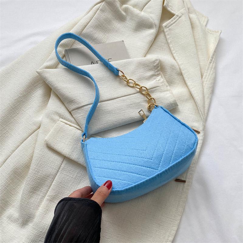 Retro Small Shoulder Bag 2023 Autumn Fashion Women Crossbody Bag Street Style Minimalist Handbag