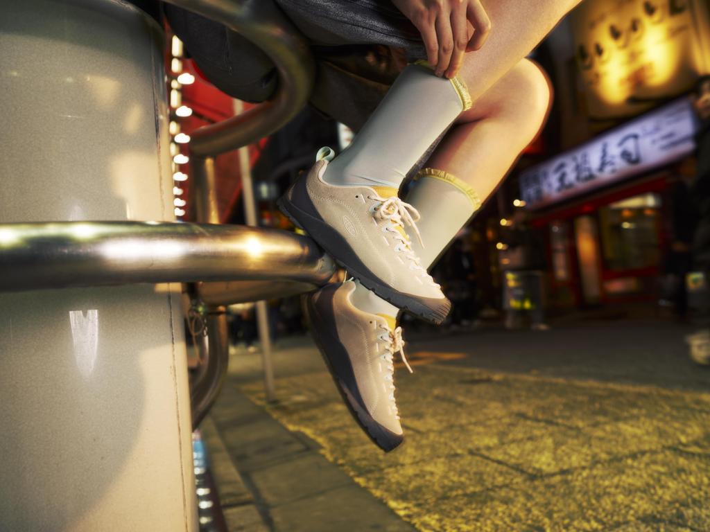 KEEN Women's JASPER Outdoor Sneakers Abbey Stone/Oak Buff 24.5cm 1030555