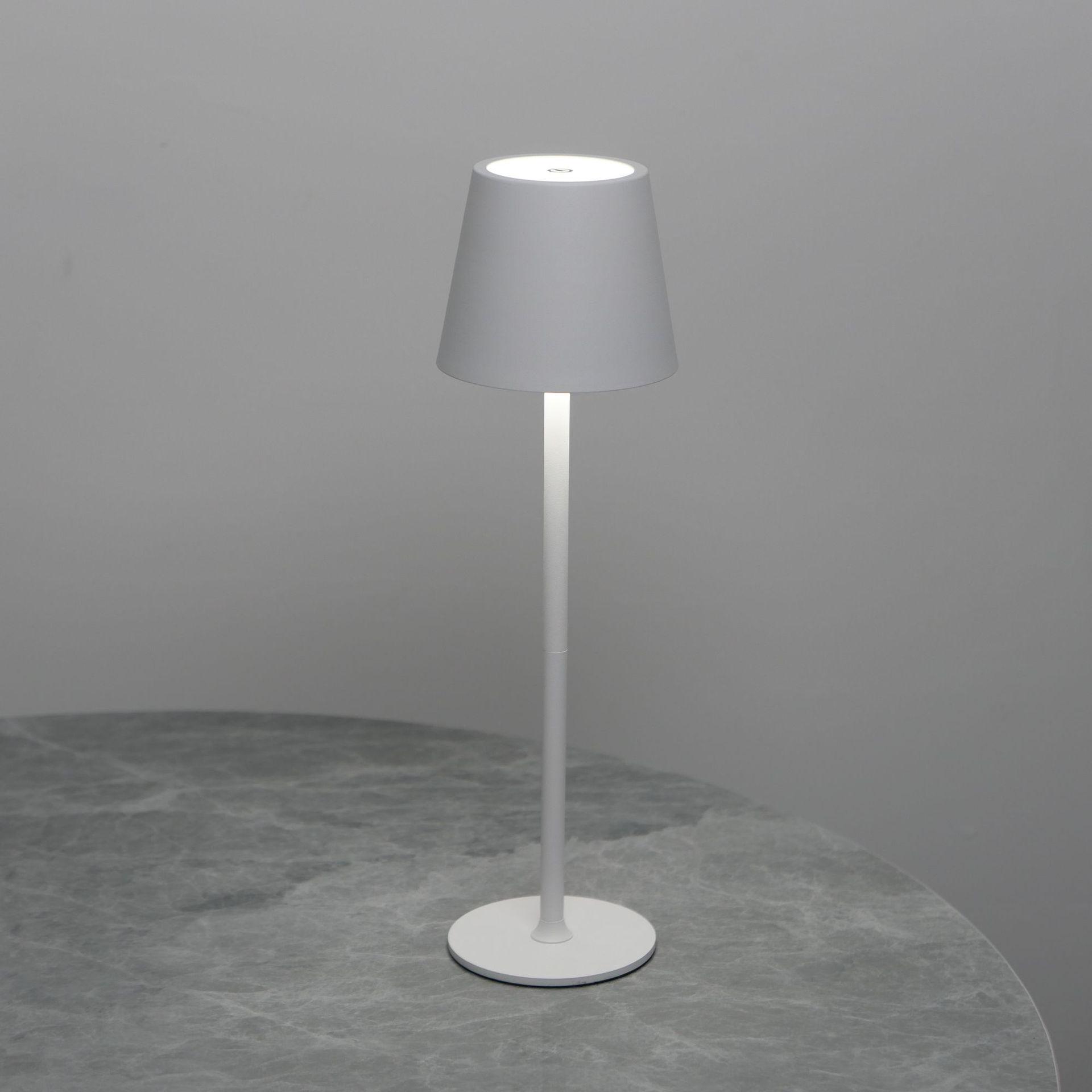 

Creative USB-Charging Dimmable LED Night Lamp: High-Base Bedside and Desk Atmosphere Light 3W