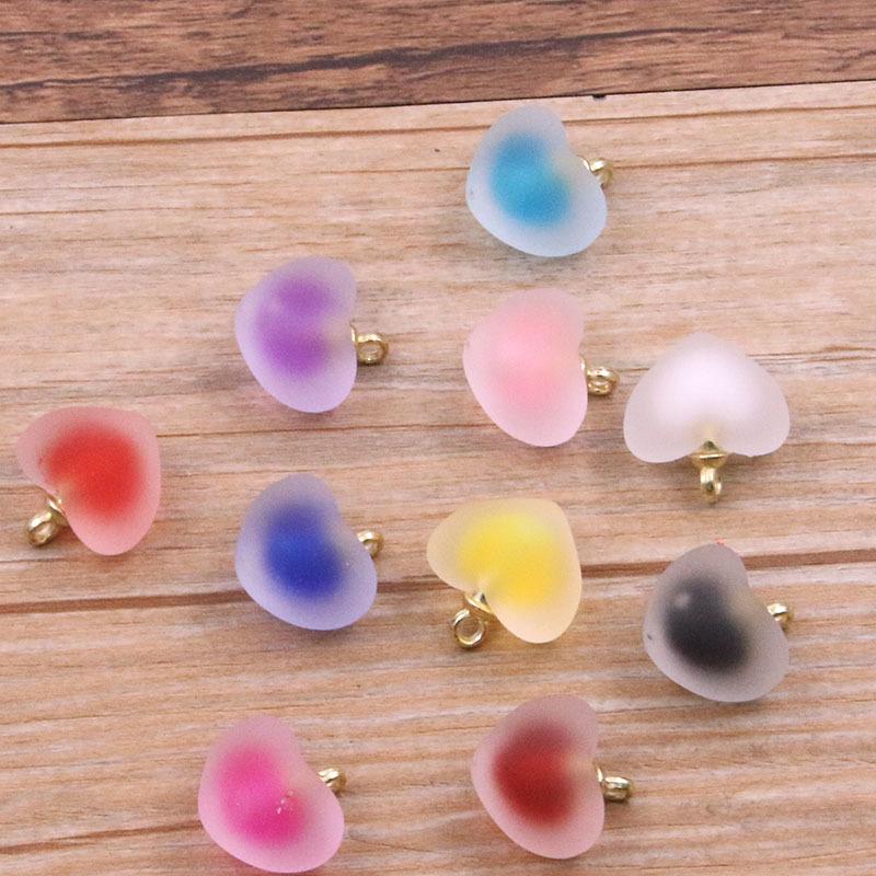 

Набор из 5 штук разноцветных матовых шармов из смолы в форме сердца и многоугольника для браслетов и сумок