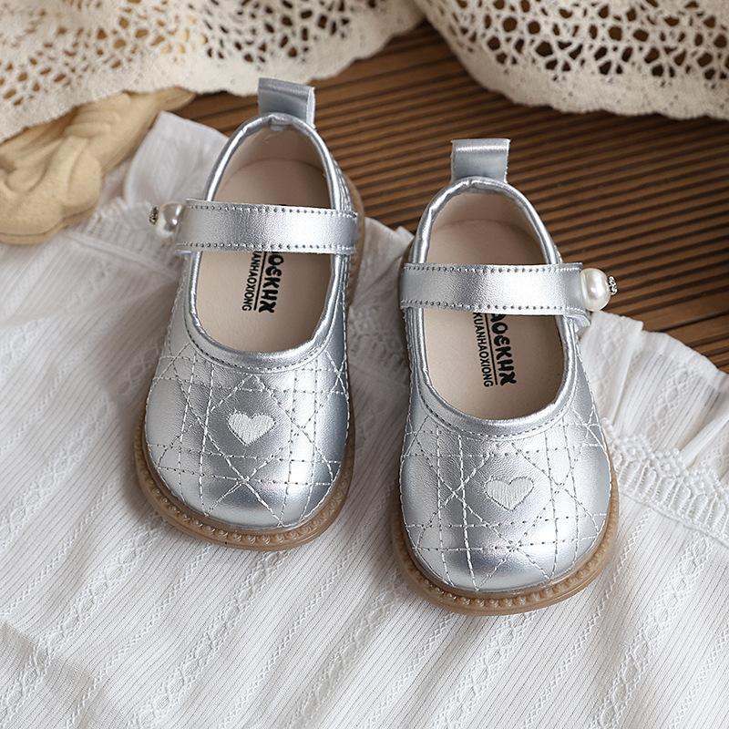 Детская маленькая кожаная обувь Девичьи туфли принцессы Весенние новые девичьи кожаные туфли Модные детские туфли для выступлений 16 серебряный