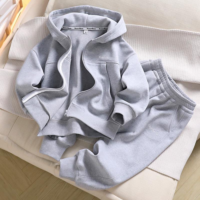 

Весна 2025 Мальчиковая спортивная одежда: Модные кардиганы и костюмы-двойки для детей среднего и старшего возраста 130