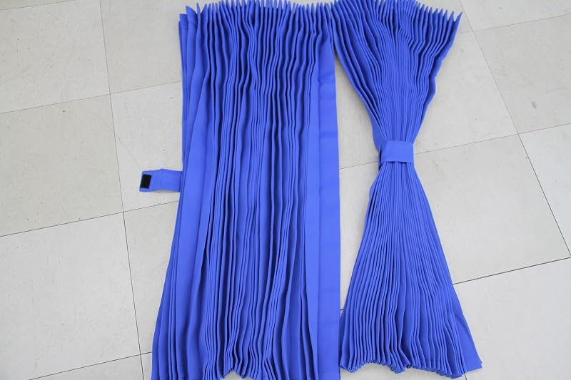 

Эти плиссированные шторки для грузовика для сна королевского синего цвета и имеют эффект затемнения. Они имеют размеры 240 см в ширину х 90 см в длину. Круглый дизайн обеспечивает блокировку.