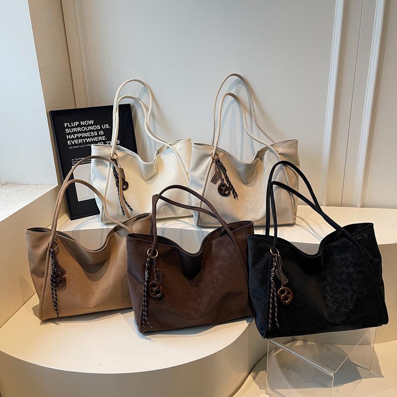 Large-capacity bag women's 2025 new retro simple shoulder bag texture tote bag for class casual commuting