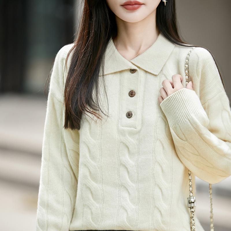 2026 Autumn/Winter Women's Pure Wool Buttoned Cable Knit Sweater
