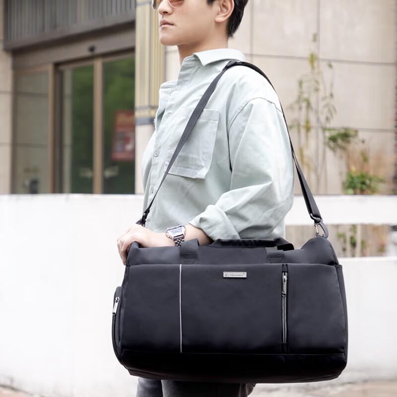 Diplomat Men s Pig Leather Shoulder Bag