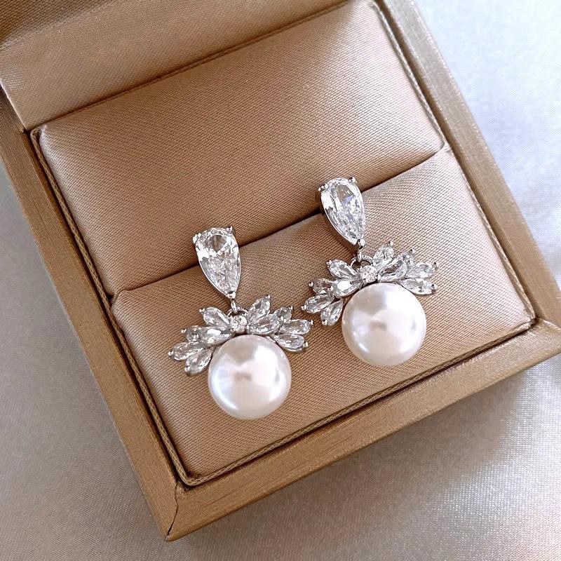 Silver Needle with Diamonds, Water Drop Pendant, Pearl Stud Earrings, Niche Design, Versatile Earrings.