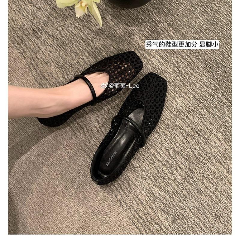 New casual soft-soled sandals women's flat-soled summer fashion hollow jelly shoes shallow plastic single shoes sand reality