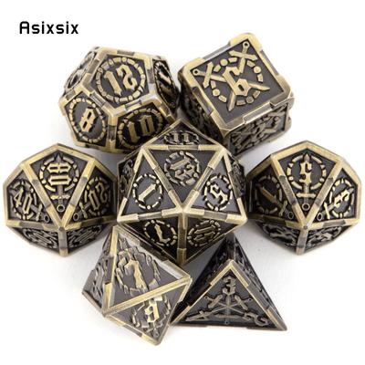 Jeu de dés polyédriques jaunes à doubles épées, 7 pièces, en métal solide, adapté au jeu de rôle RPG, jeu de société