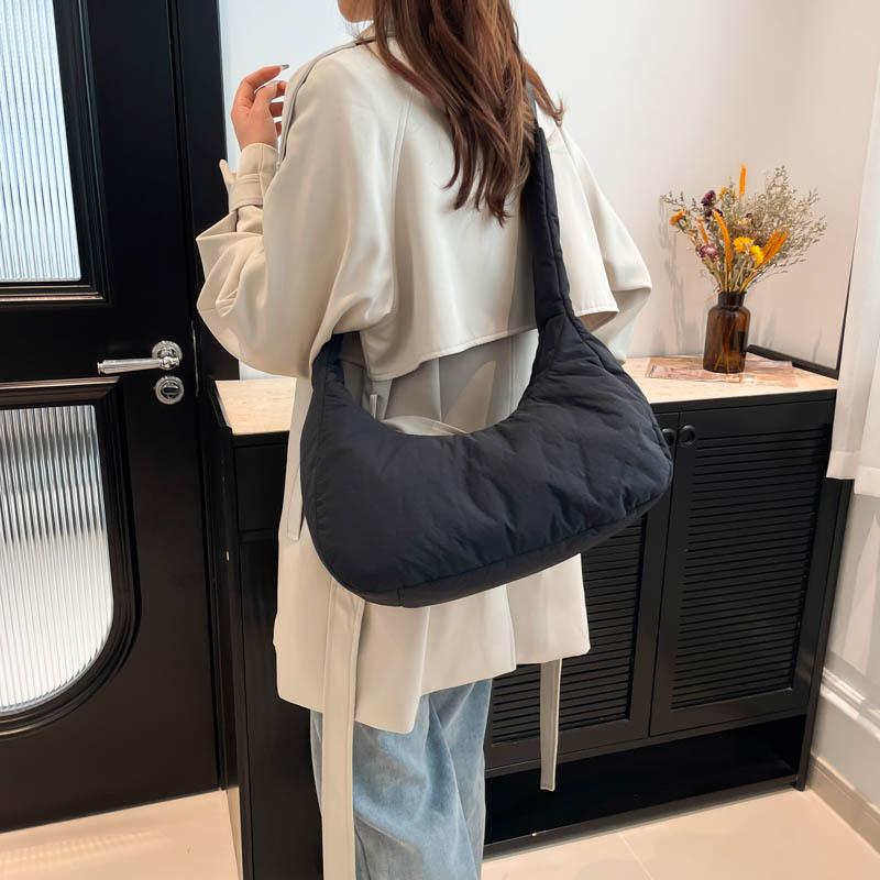Bag Women's Bag Large Capacity Autumn and Winter New Sponge Bag Soft Waxy Shoulder Tote Bag Versatile Retro Messenger Women's Bag
