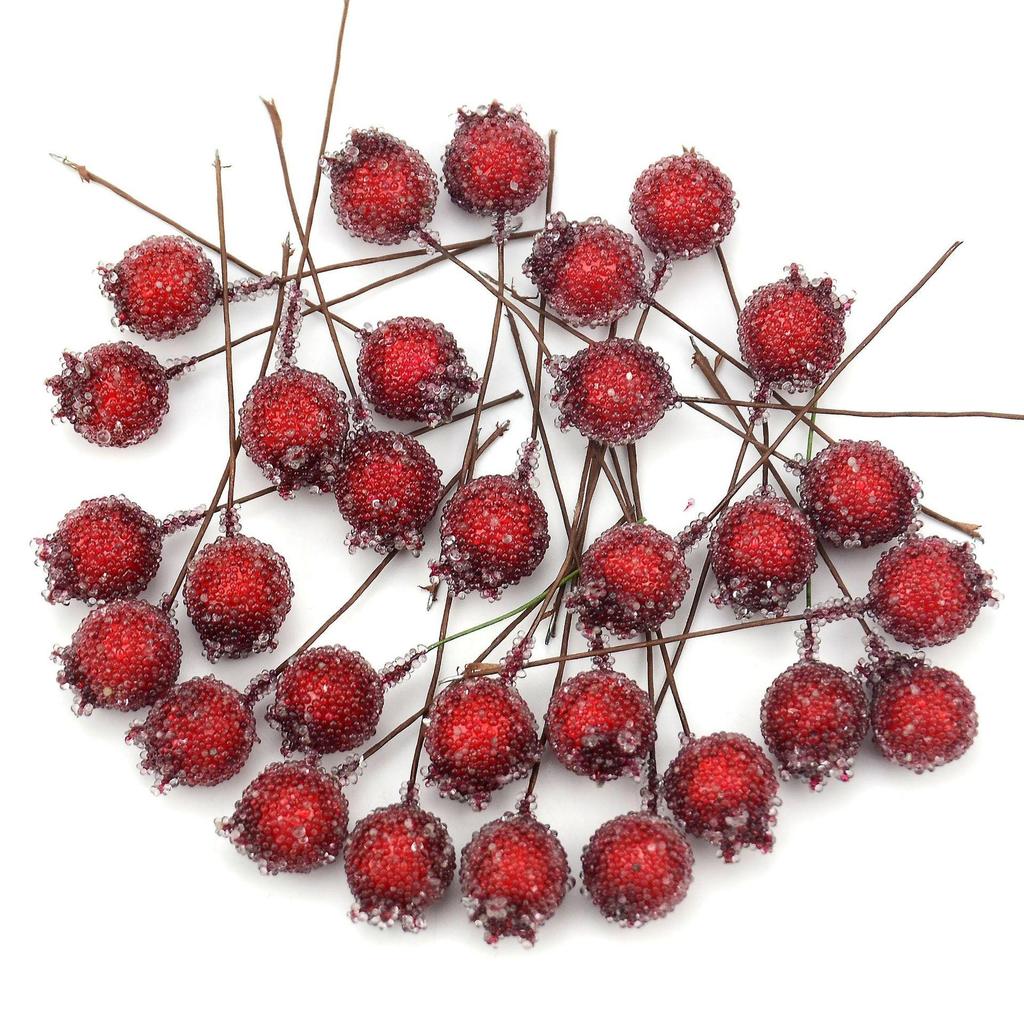 Weihnachts-Simulations-Schaumbeeren-Granatapfelblüten- und Weinreben-Kranz-Arrangement