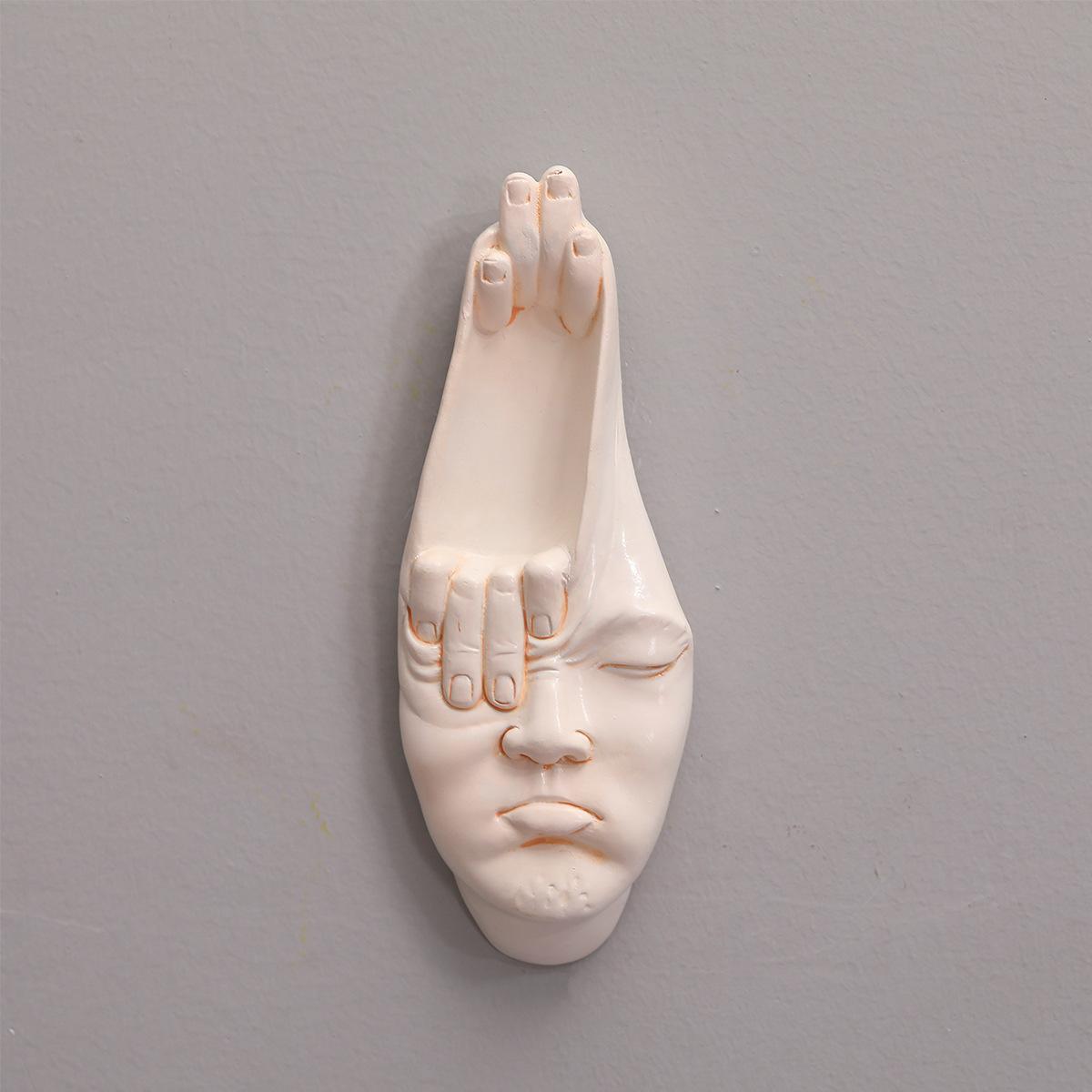 

Creative Abstract Finger Face Art Resin Craft Ornaments Nordic Alien Face Wall Hanging Living Room Background Wall Decoration