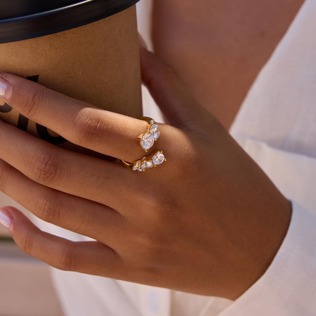 Classic Ring 18K Gold Plated Stainless Steel Ring Round White Zircon Interleave Adjustable Ring for Women