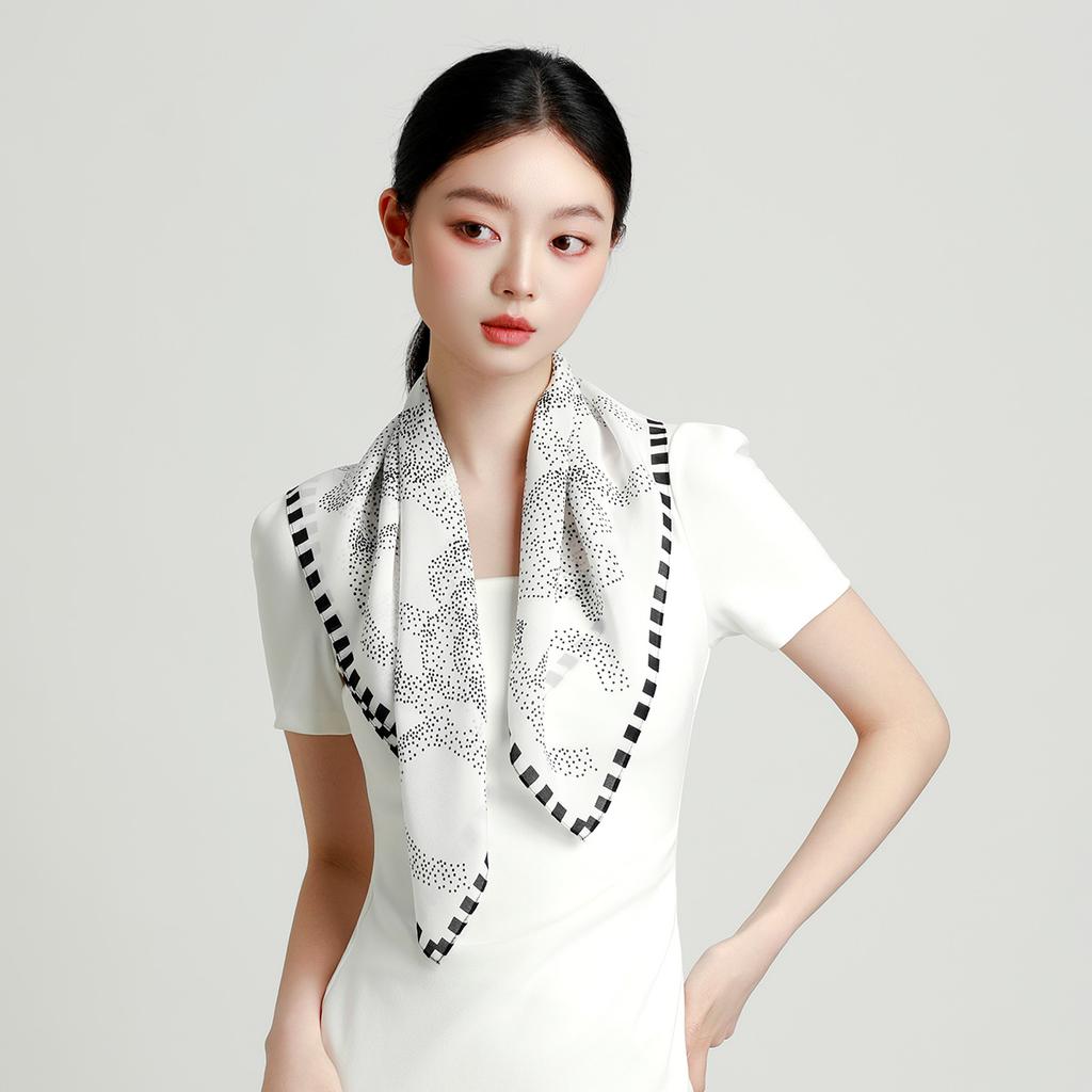 100% Mulberry Silk Exquisite Fashionable British Style Square Scarf for Women
