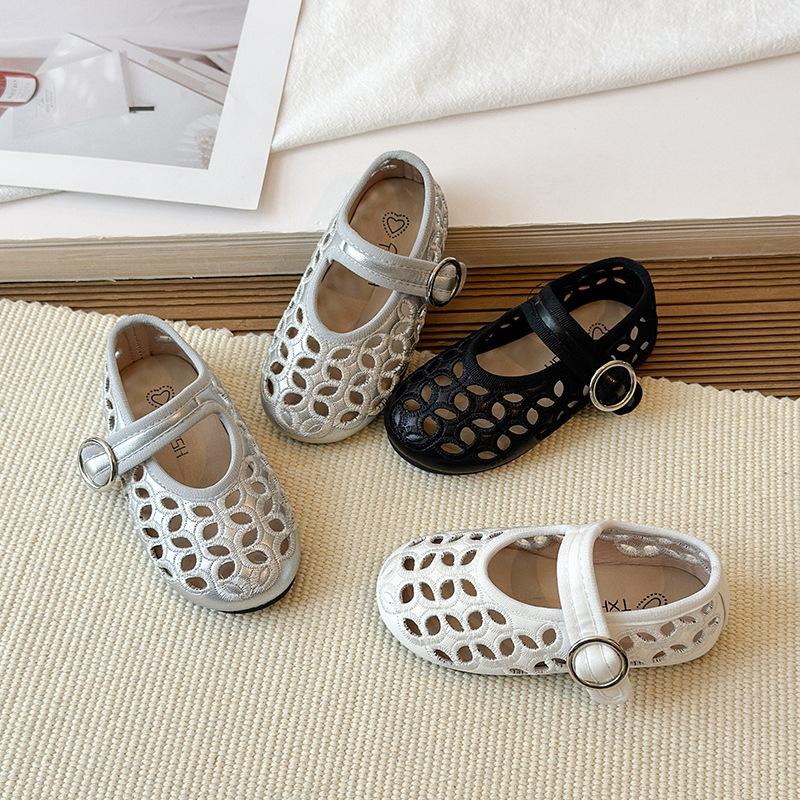 Girls' Vintage Hollow Strap Sandals2026New Spring/Summer Shallow-Soled Baby Shoes, French Style Ultra-Soft Ballet Shoes