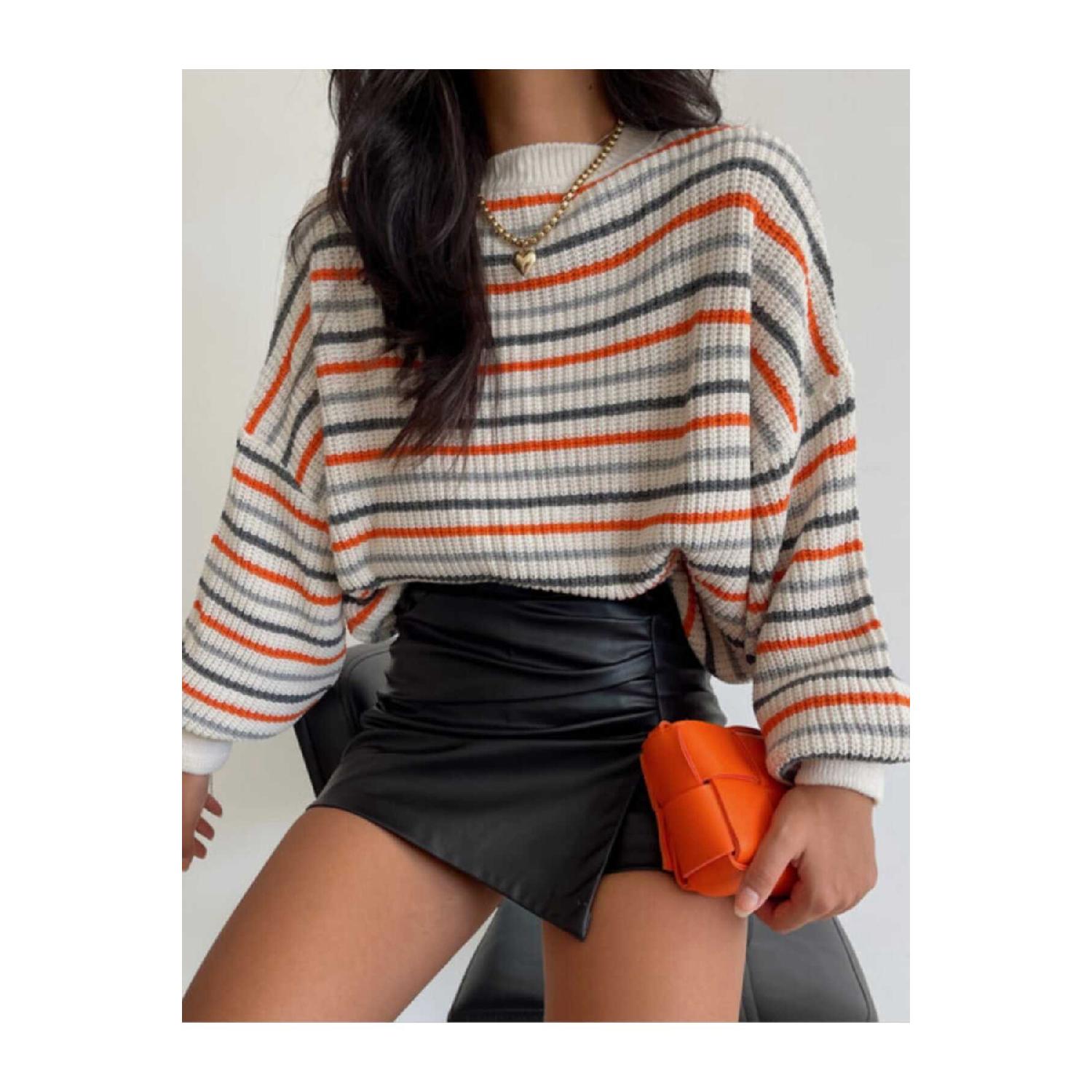 

Женский полосатый свитер S бежевый