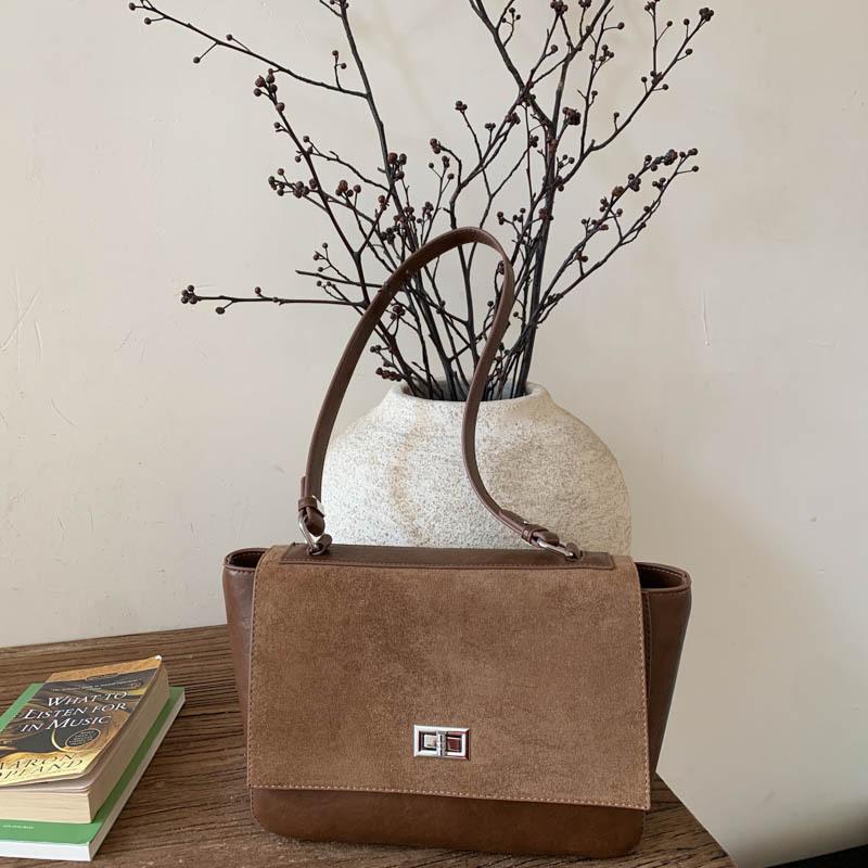 

Retro premium texture chain underarm bag women s bag 2025 new simple bucket bag shoulder messenger bag