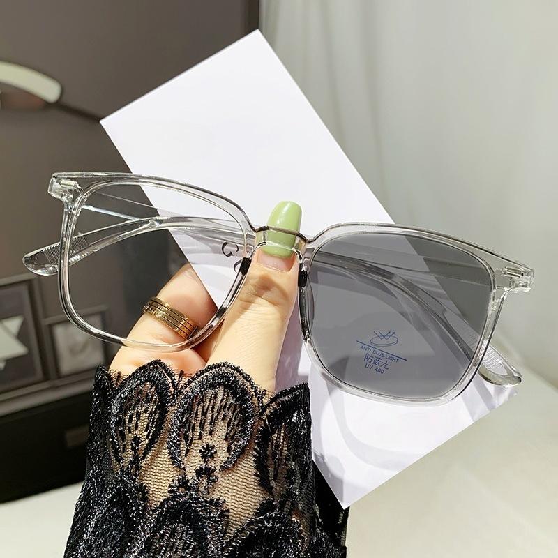 

Retro Classic Photochromic Anti Blue Light Myopia Glasses Outdoor Color Changing Nera Sight Eyeglasses Discoloration Goggles 0