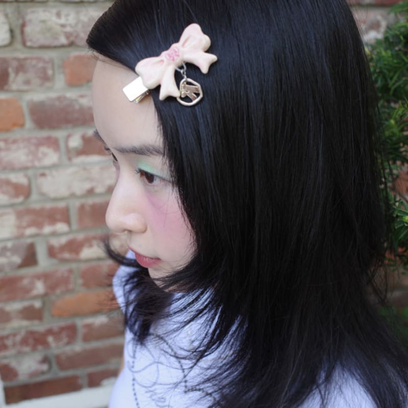 

Fakiii Fakiii x SUGASCOOP Ribbon W/ kiii Hair-Clip PINK
