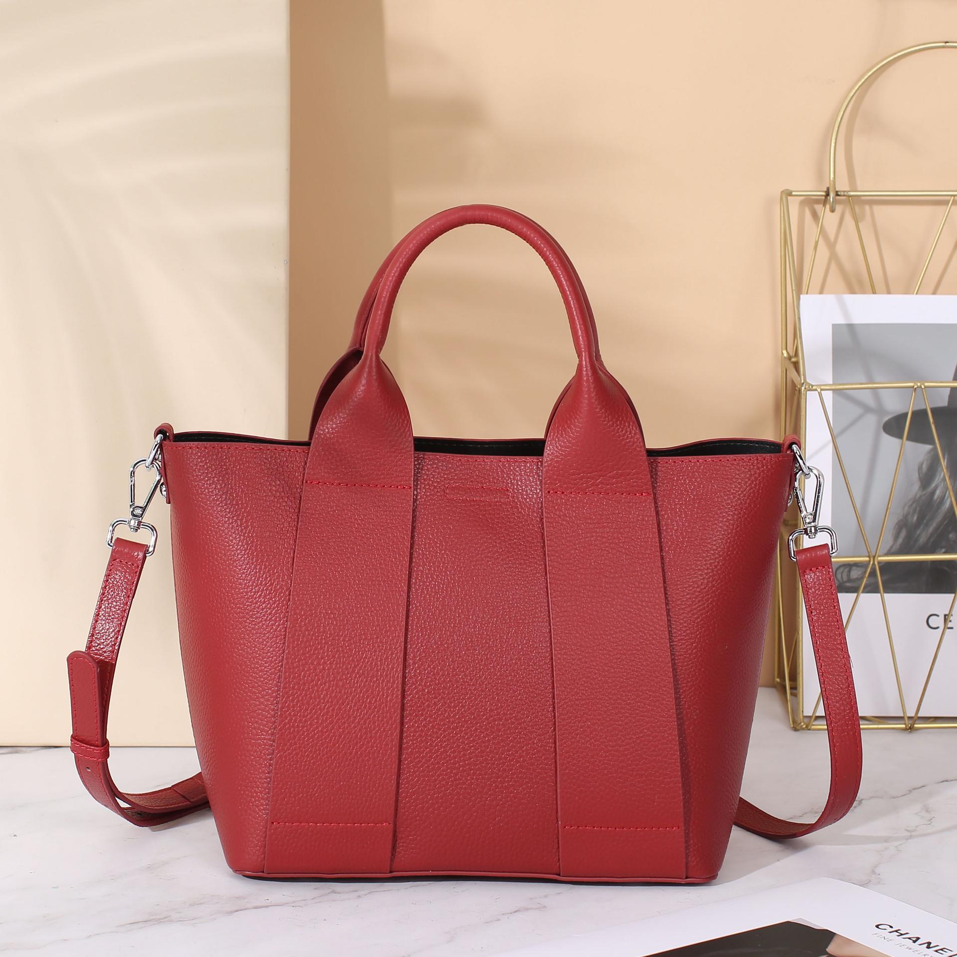 

Leather women s bags, fashionable portable commuter bags, autumn new first-layer cowhide messenger bags, large-capacity shoulder bags 34*12*22.5 бордовый