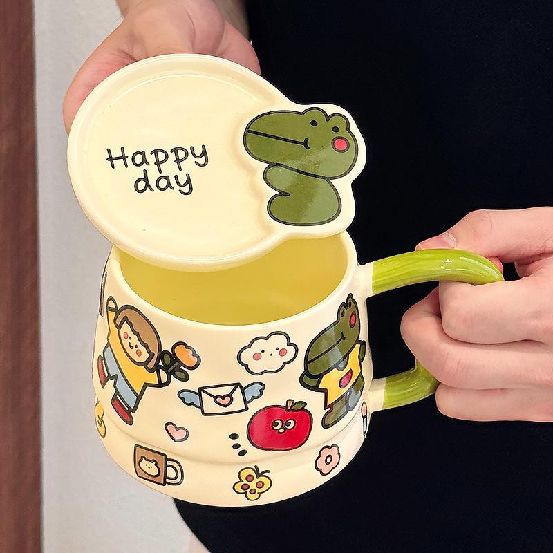 

Милая мультяшная девочка гладит животное граффити Высокий офисный стакан для воды с крышкой Милая кружка Студенческая керамическая чашка 400ML