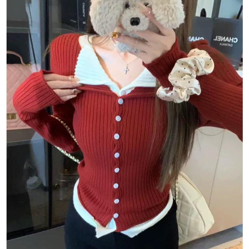 Two Korean-style Fake V-neck Knitted Cardigans for Women's Autumn and Winter Are Unique and Slimming. Pair Them with A Short Top