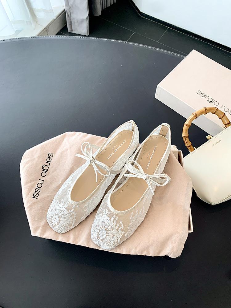 

Su Yinyin s same shoes 3.5cm square head lace mesh bow inner height increase Mary Jane shoes women s single shoes 35