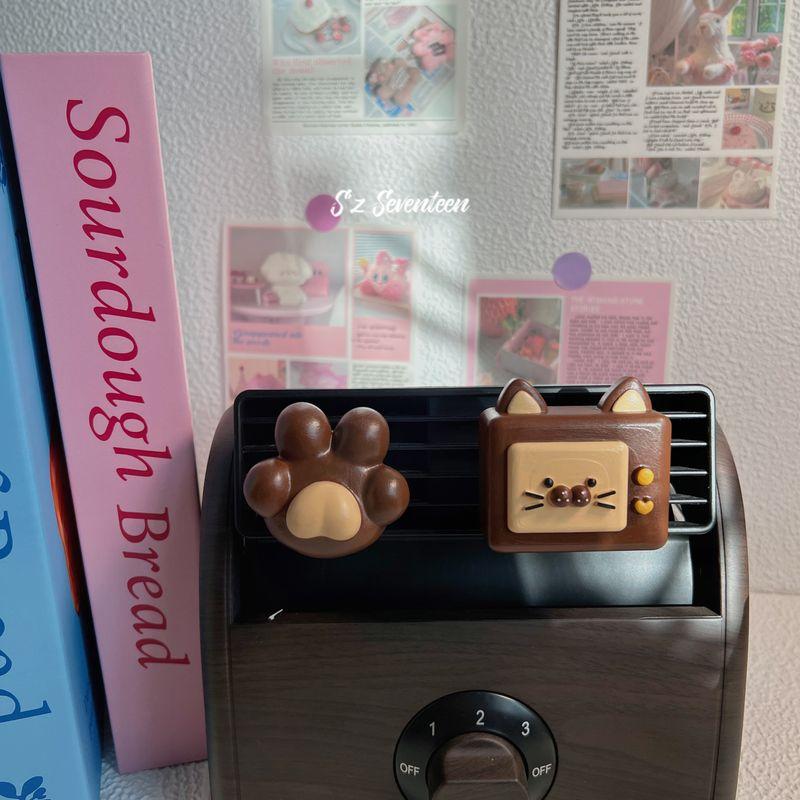 

Ins-Style Korean Cat Tv Car Air Vent Aroma Diffuser Stone Light Fragrance Perfume Handmade Creative Cartoon Tv Size: about 5.5X3Cm Other notes