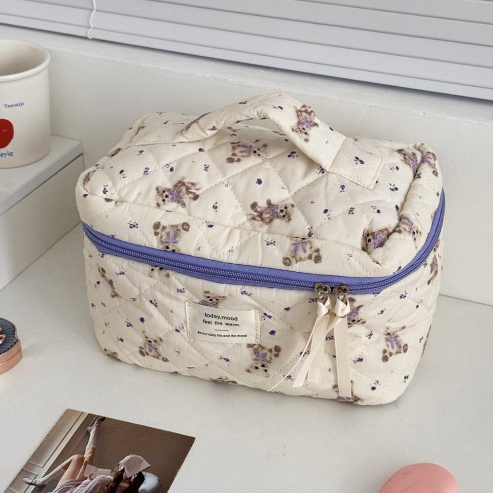 Fashion Women Cartoon Bear Makeup Bag Large Capacity Cute Travel Organizer Quilted Pouch Bag Ladies Toiletry Storage Handbag