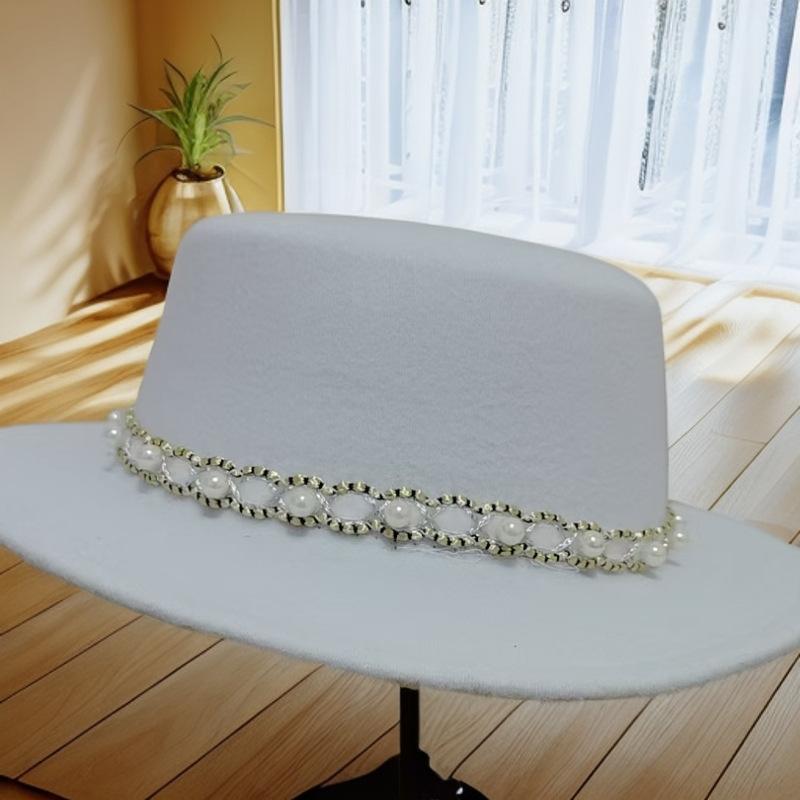Autumn and winter black woolen flat top top hat women's small fragrant style British retro pearl rhinestone celebrity fashion hat self-operated