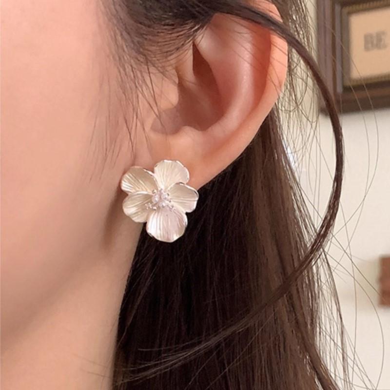 VENTFILLE 925 Sterling Silver Trend Vintage Flower Earring For Women Earring Allergy Elegant Prevent Party Jewelry Accessories