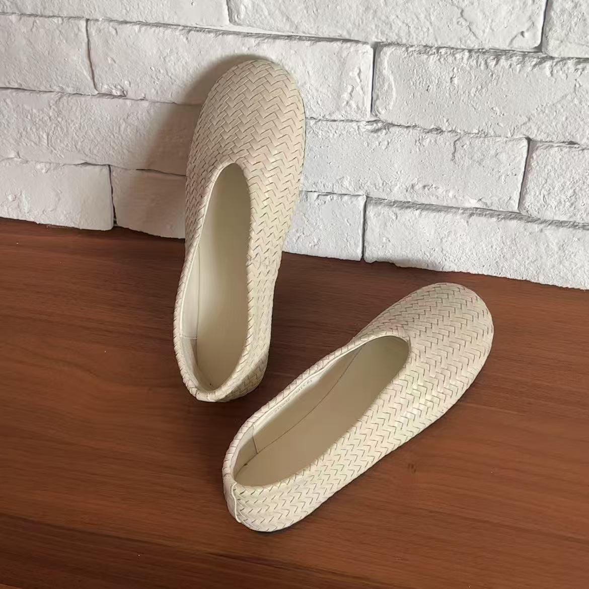 

Sheepskin version~ Korean version niche design soft leather light mouth flat shoes comfortable woven shoes grandma shoes ladyshoes single shoes women 40