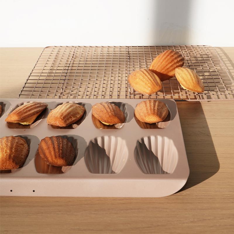 12 Cavity Madeleine Pan Mold Carbon Steel Non Stick Cake Pan Oval Shell Madeline Heavy Duty Cookie Bakeware for Oven Baking