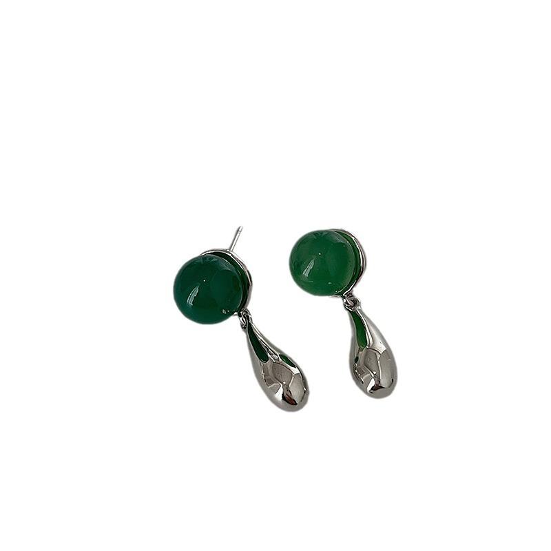 New Chinese-Style Green Agate Metal Stud Earrings For Women, Niche Design Sense, Simple Personality, Fashionable And Elegant, Versatile Earrings