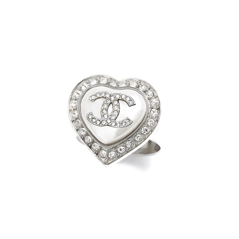 

CHANEL Double C metal rhinestone silver heart-shaped metal ring women s silver срібний