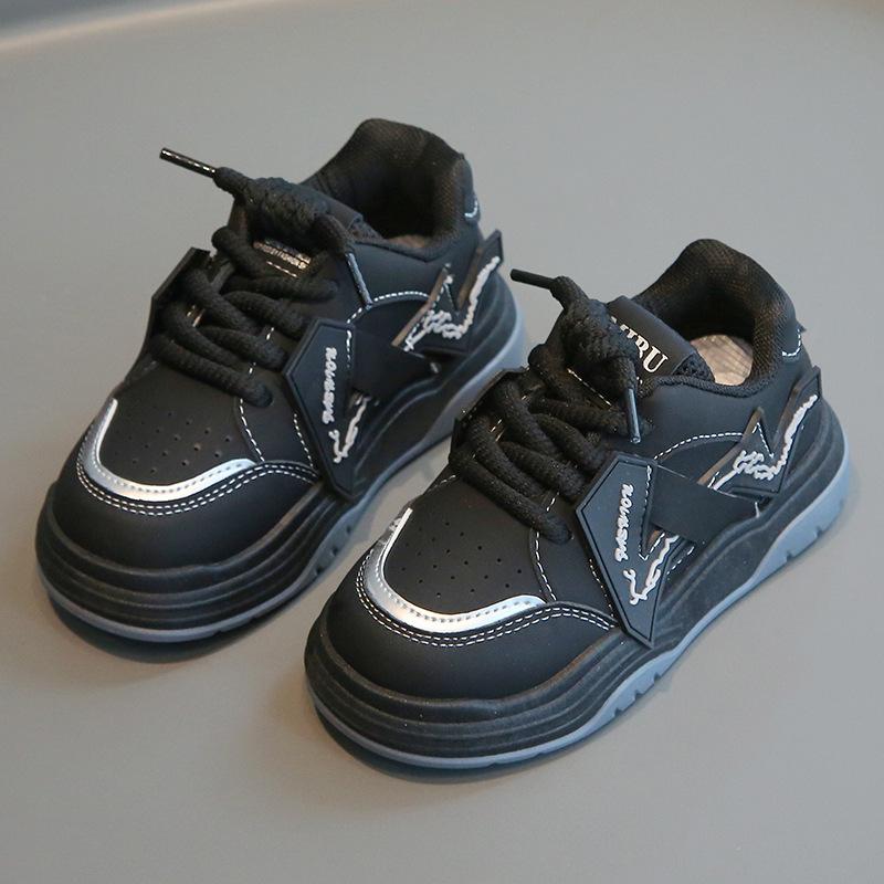 Children's sports shoes 2025 spring and autumn new boys' casual shoes lightweight Korean version girls' board shoes soft sole baby shoes single