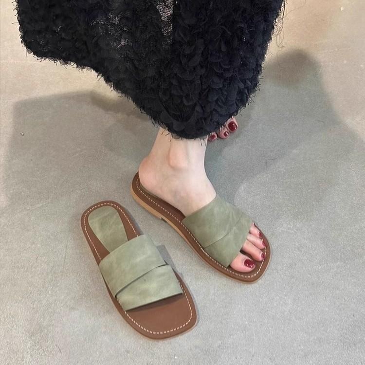 Niche design sense retro square head open-toed flat-bottomed slippers female summer wear fairy wind seaside vacation beach sandals