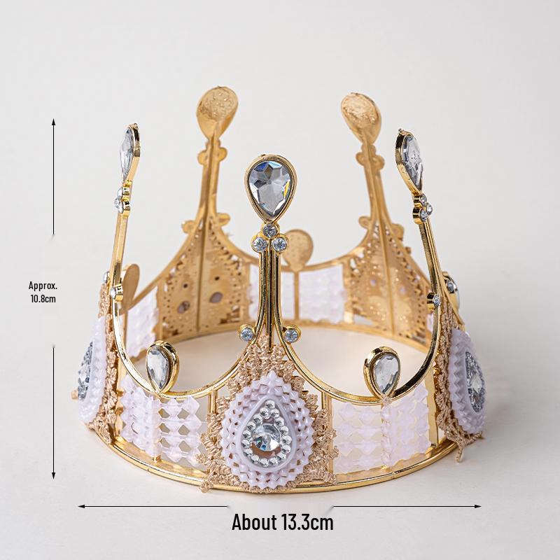 Coroană de Prințesă pentru Zi de Naștere cu Aripi de Pene, Perle și Cristale – Mini Accesorii pentru Copii