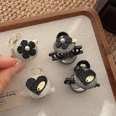 Korean Luxury Fully-Bejeweled Heart-Shaped Hair Clip, New and Niche Design for Women, High-Quality and Exquisite Hairpin