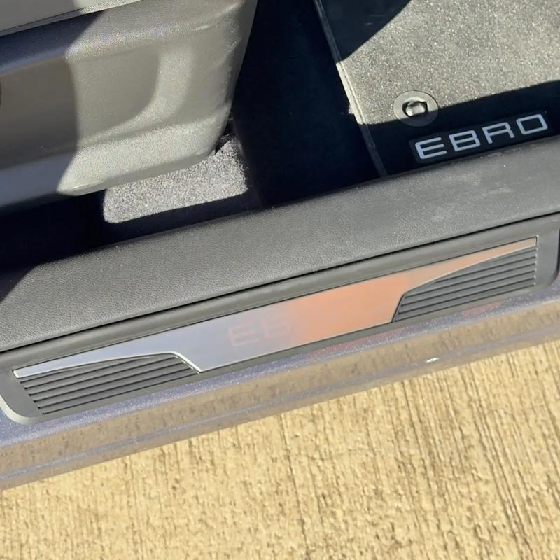 Für EBRO S700 2025 2026 Zubehör Autoteile Einstiegsleisten Styling-Aufkleber Autotürschwellen-Schutz Schmutzfängerleiste Zierleiste