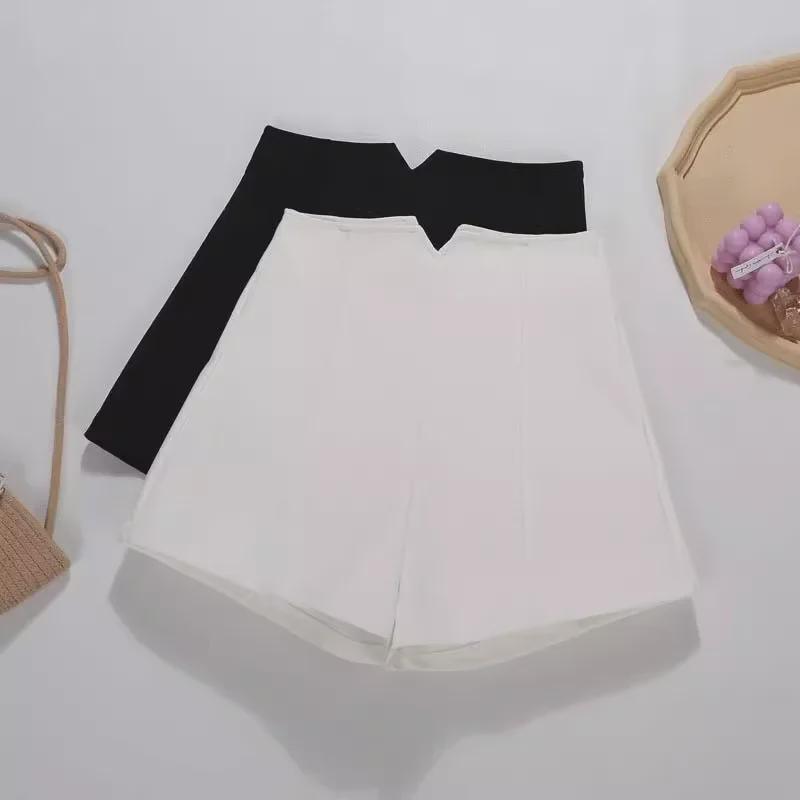 Women's High-Waisted Black Bootcut Shorts - Stretchy, Versatile, Slimming A-Line, Loose Fit for Autumn and Winter