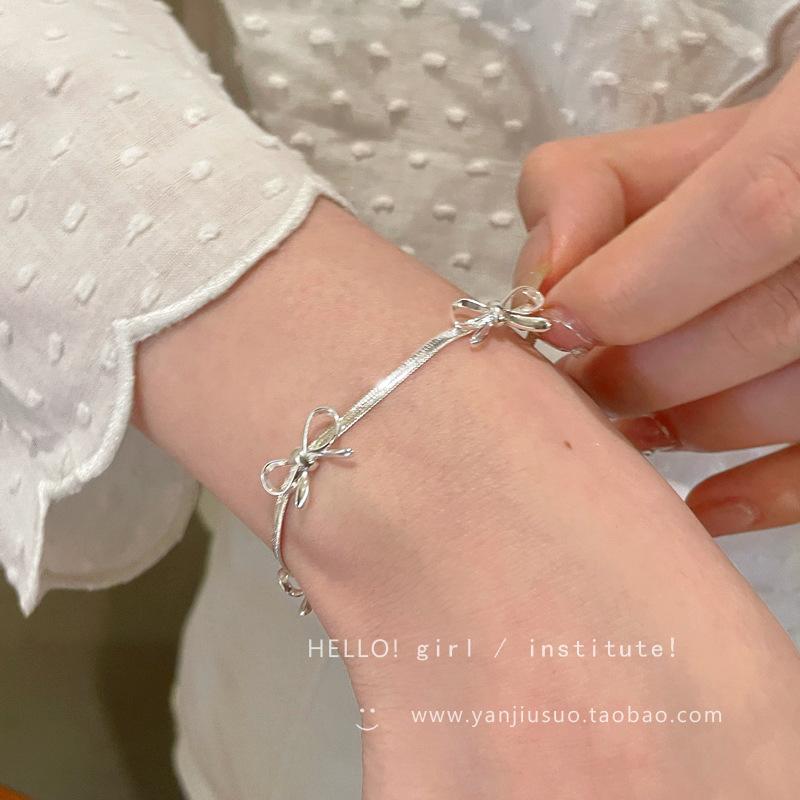 Ribbon Aesthetics Minimalist Bow Snake Bone Chain Bracelet Women's Niche Design High-end Pure Desire Wind Hand Jewelry