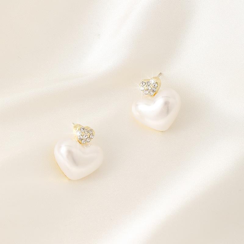 Vintage Style Pearl Heart Silver Needle Earrings Light Luxury Earrings for Women Niche High-end Exquisite Jewelry