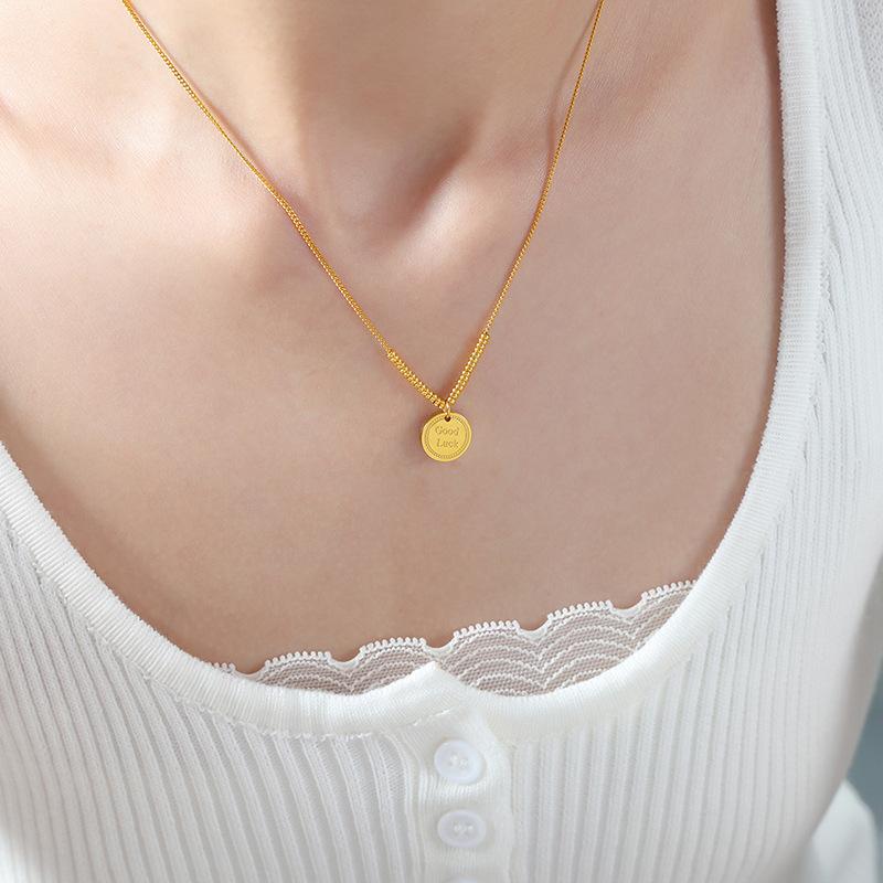 

Легкая Роскошь Мода Lucky Lace Круглый Бренд Подвеска Маленький Стальной Шар Дизайн Титан Стальное Ожерелье Ювелирные Изделия