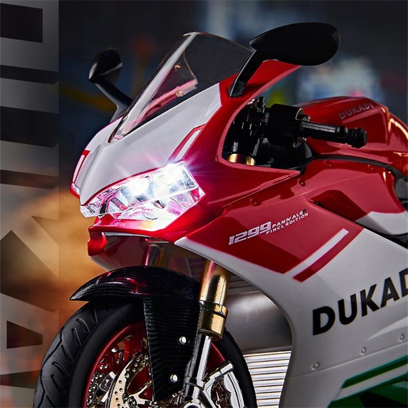 1/9 Ducati 1199 Panigale Alloy Sports Motorcycle Model Diecast Track Racing Motorcycle Model with Spray Sound Light Kids Toys