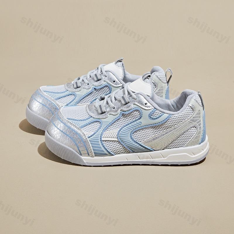 Fashion Women Casual Sports Shoes 2025 New Comfortable Non Slip Outdoor Running Shoes Breathable Mesh Summer Comfortable Female Sneakers