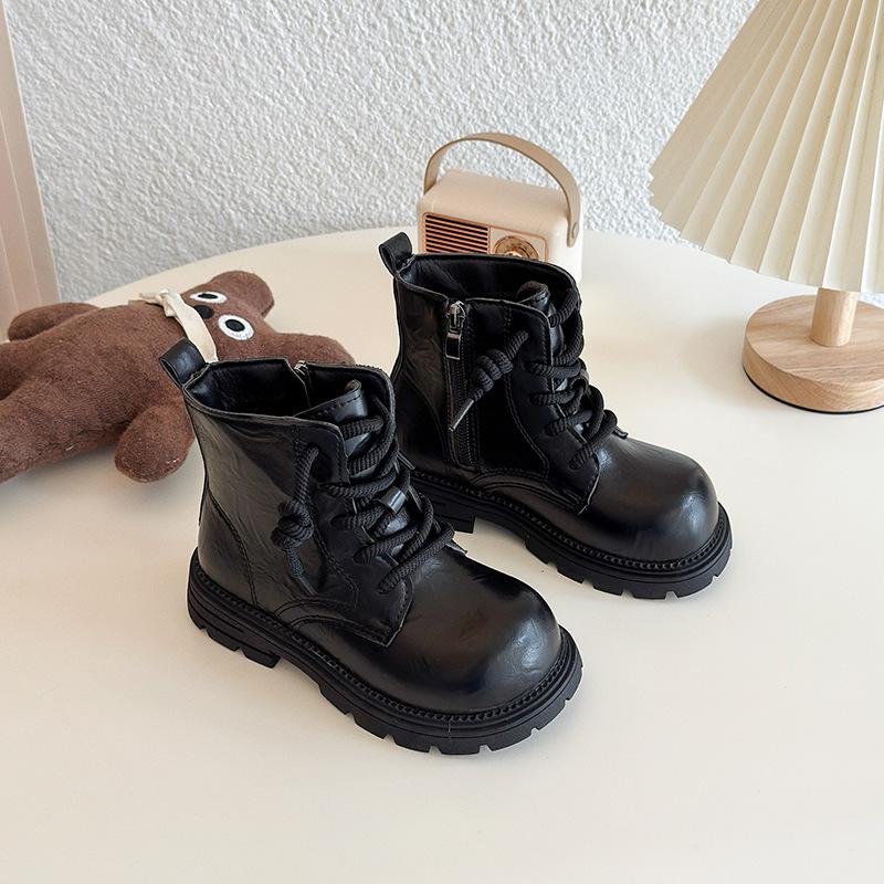 

Детские ботинки Мартин 2025 зима новые ботинки для девочек в зарубежном стиле короткие ботинки два хлопковых кожаных ботинка мальчиковые теплые бархатные хлопковые ботинки тренд 31-35 yards 5 pairs in one hand