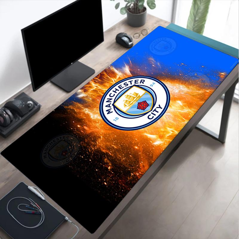 Tappetino per mouse con stemma del Manchester United, Tappetino per mouse da gaming, Tappetino per tastiera, Decorazione da scrivania per computer portatile, Regalo per tifoso, Regalo di compleanno